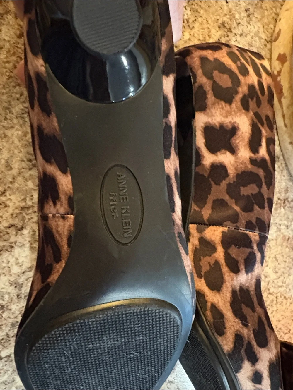 Anne Klein Leopard Print Pointed Toe Bow Heels - Brown & Black